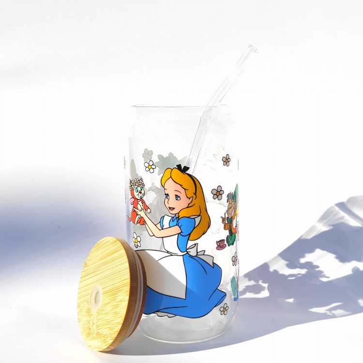 Szklanka 550 ml z bambusową pokrywką i słomką - Alicja w Krainie czarów inspiracja bajką Disney - pocichutku.pl