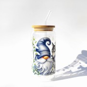 Szklanka 550 ml z bambusową pokrywką i słomką - granatowy krasnal gnom z pieskiem husky - pocicjutku.pl