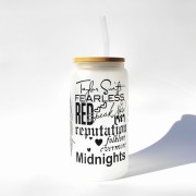 Szklanka 550 ml z bambusową pokrywką i słomką – inspirowanymi albumami taylor swift czarno biały minimalistyczny – pocichutku.pl