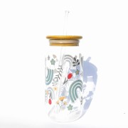 Szklanka 550 ml z bambusową pokrywką i słomką - prosty minimalistyczny kubek do biura z motywem tęczy w kolorze miety - pocichutku.pl