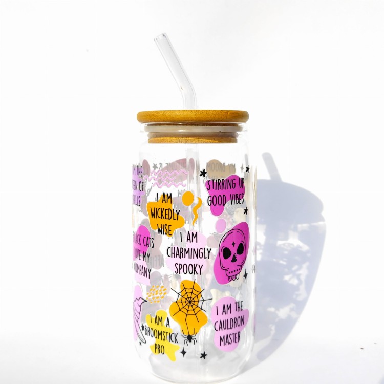 Szklanka 550 ml z bambusową pokrywką i słomką - kubek z afirmacjami dla wiedźmy czarownicy - pocichutku.pl