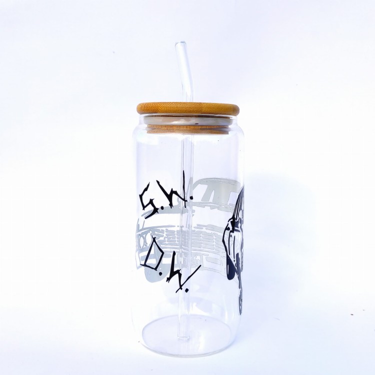 Szklanka 550 ml z bambusową pokrywką i słomką – supernatural impala '67 inicjały dean sam winchester - pocichutku.pl