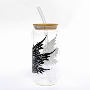 Szklanka 550 ml z bambusową pokrywką i słomką – supernatural outlet skrzydła - pocichutku.pl
