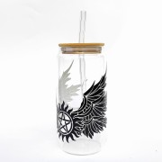 Szklanka 550 ml z bambusową pokrywką i słomką – supernatural outlet skrzydła - pocichutku.pl