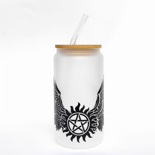 Szklanka 550 ml z bambusową pokrywką i słomką – supernatural outlet skrzydła mleczne szkło - pocichutku.pl