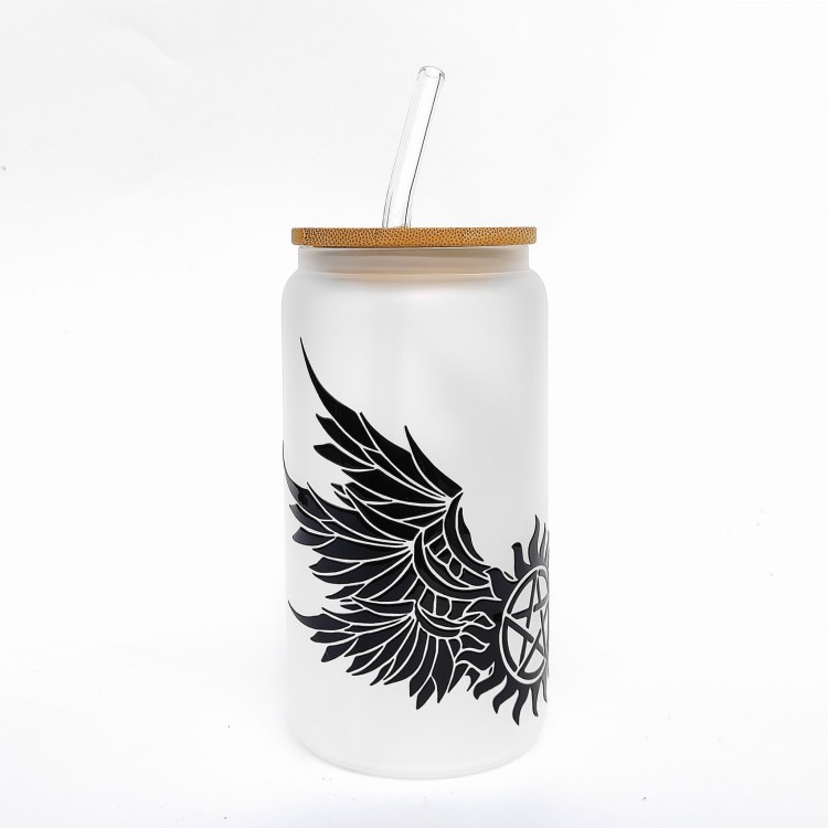 Szklanka 550 ml z bambusową pokrywką i słomką – supernatural outlet skrzydła mleczne szkło - pocichutku.pl