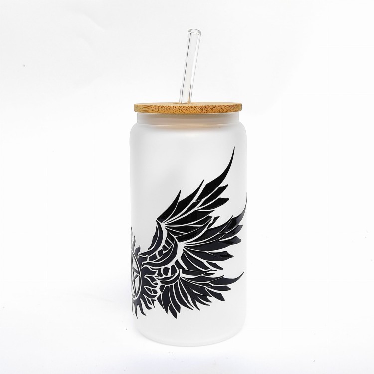 Szklanka 550 ml z bambusową pokrywką i słomką – supernatural outlet skrzydła mleczne szkło - pocichutku.pl