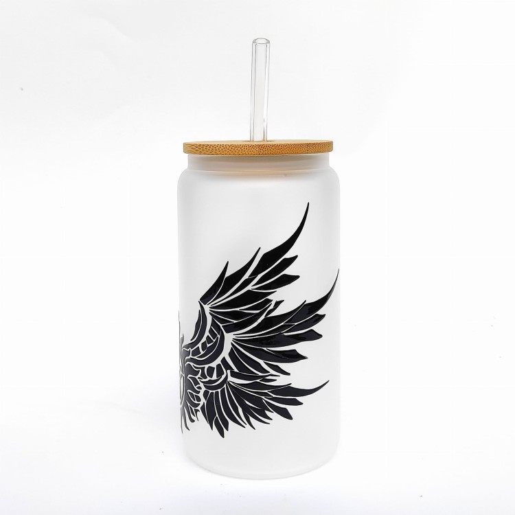 Szklanka 550 ml z bambusową pokrywką i słomką – supernatural outlet skrzydła mleczne szkło - pocichutku.pl