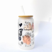 Szklanka 550 ml z bambusową pokrywką i słomką - be amazing! bądź niesamowita! kubek motywujący - mleczne szkło - pocichutku.pl