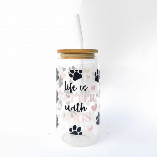 Szklanka 550 ml z bambusową pokrywką i słomką - life is better with dogs kubek dla psiarza życie jest lepsze z pieskami psem psami - pocichutku.pl