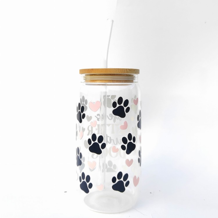 Szklanka 550 ml z bambusową pokrywką i słomką - life is better with dogs kubek dla psiarza życie jest lepsze z pieskami psem psami - pocichutku.pl