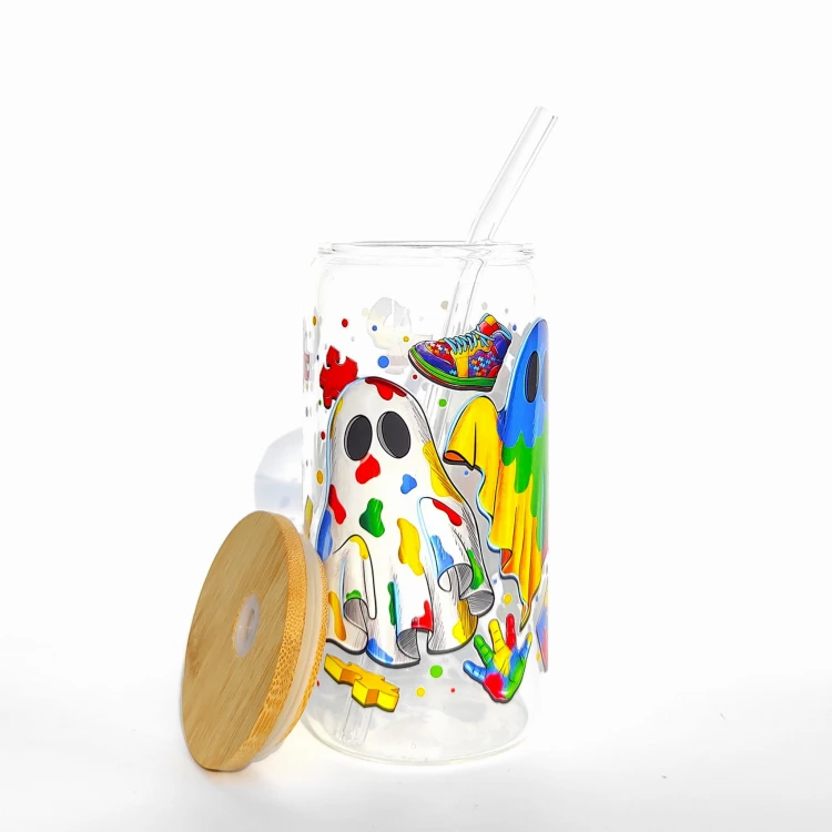 Szklanka 550 ml z bambusową pokrywką i słomką - duszki w kolorach autyzmu kolorowy autyzm - pocichutku.pl