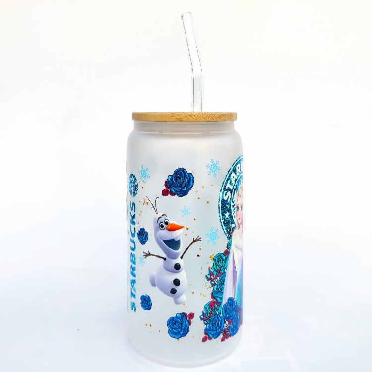 Szklanka 550 ml mleczna szkło z bambusowa pokrywką i słomką - Frozen Kraina Śniego Elsa i Olaf na mlecznym szkle z akcentem Starbucks - pocichutku.pl