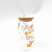 Szklanka 350 ml z bambusową pokrywką i słomką - kapibara w SPA wodne rośliny mała kapibara slow relax - pocichutku.pl