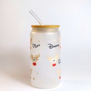 Szklany kubek 550 ml mleczne szkło z bambusową pokrywką i szklaną słomką - 9 główek reniferów z imionami reniferów Świętego Mikołaja - pocichutku.pl