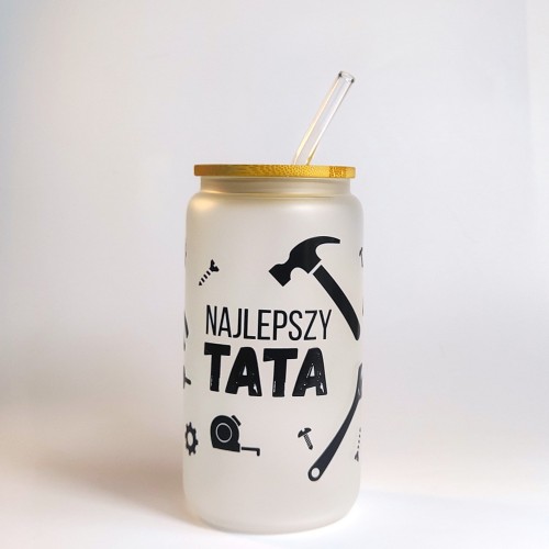 Szklany kubek 550 ml matowe szkło z bambusową pokrywką i szklaną słomką - czarny napis najlepszy tata, wokół akcesoria złotej rączki - pocichutku.pl