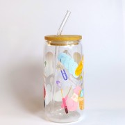 Szklany kubek 550 ml z bambusową pokrywką i szklaną słomką - akcesoria do szydełkowania w kolorach jasnych i żywych - pocichutku.pl