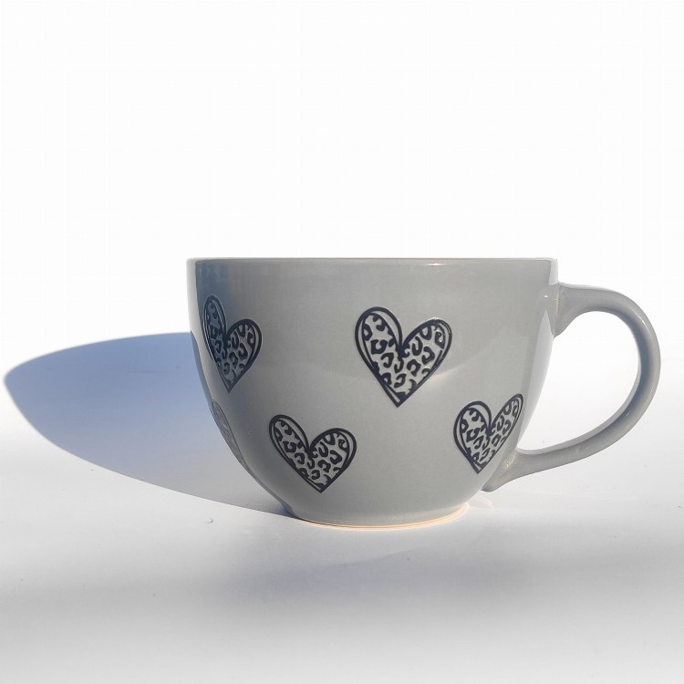 Porcelanowa filiżanka w serduszka w panterkę - pocichutku.pl