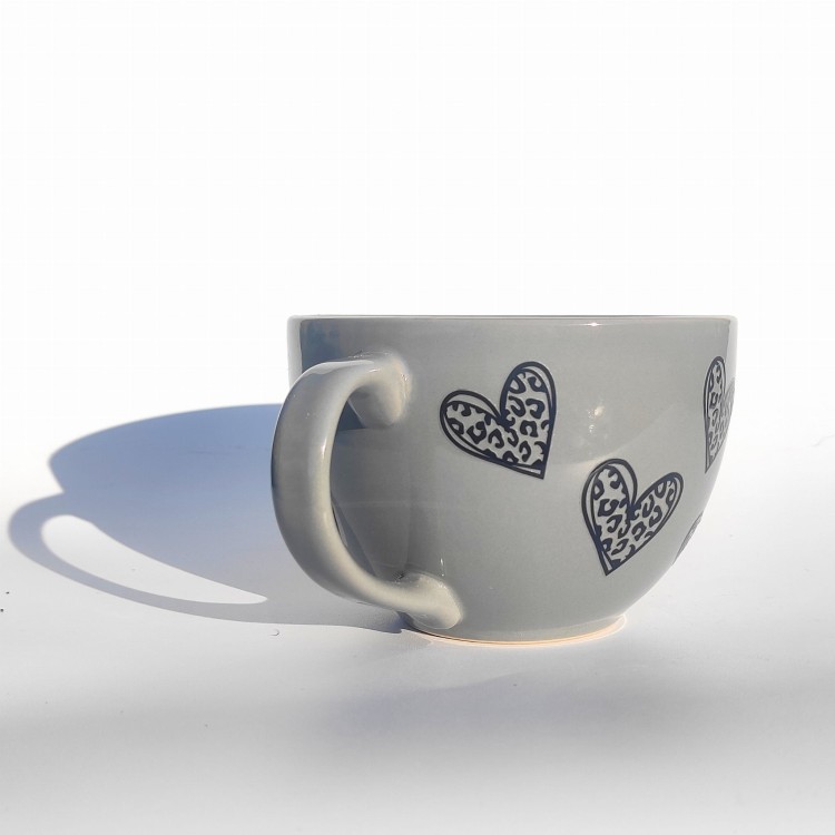 Porcelanowa filiżanka w serduszka w panterkę - pocichutku.pl