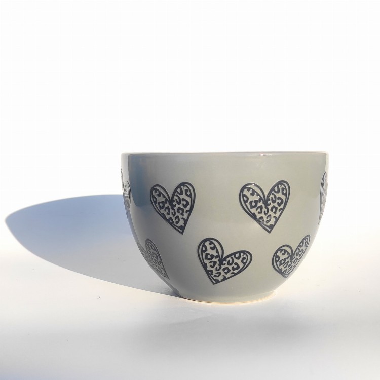 Porcelanowa filiżanka w serduszka w panterkę - pocichutku.pl