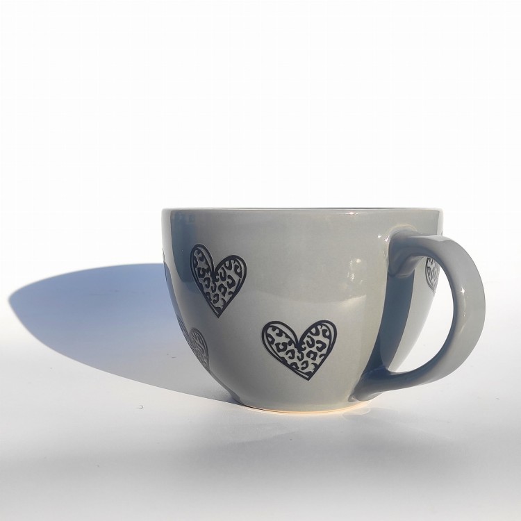 Porcelanowa filiżanka w serduszka w panterkę - pocichutku.pl