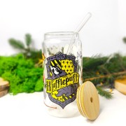 Szklanka 550 ml z bambusową pokrywką i słomką – Hufflepuff z herbem i motywami z Hogwartu – pocichutku.pl