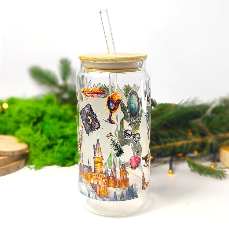 Szklanka 550 ml z bambusową pokrywką i słomką – Ravenclaw z herbem i motywami z Hogwartu – pocichutku.pl