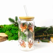 Szklany Świąteczny kubek 550 ml z bambusową pokrywką i szklaną słomką - słodkie główki reniferków i śnieżynki - pocichutku.pl