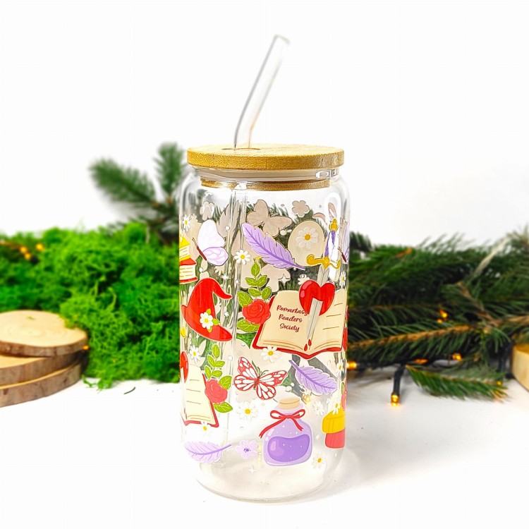 Szklany kubek 550 ml z bambusową pokrywką i słomką - Zaczarowana - elementy z świata romansu i fantastyki - pocichutku.pl