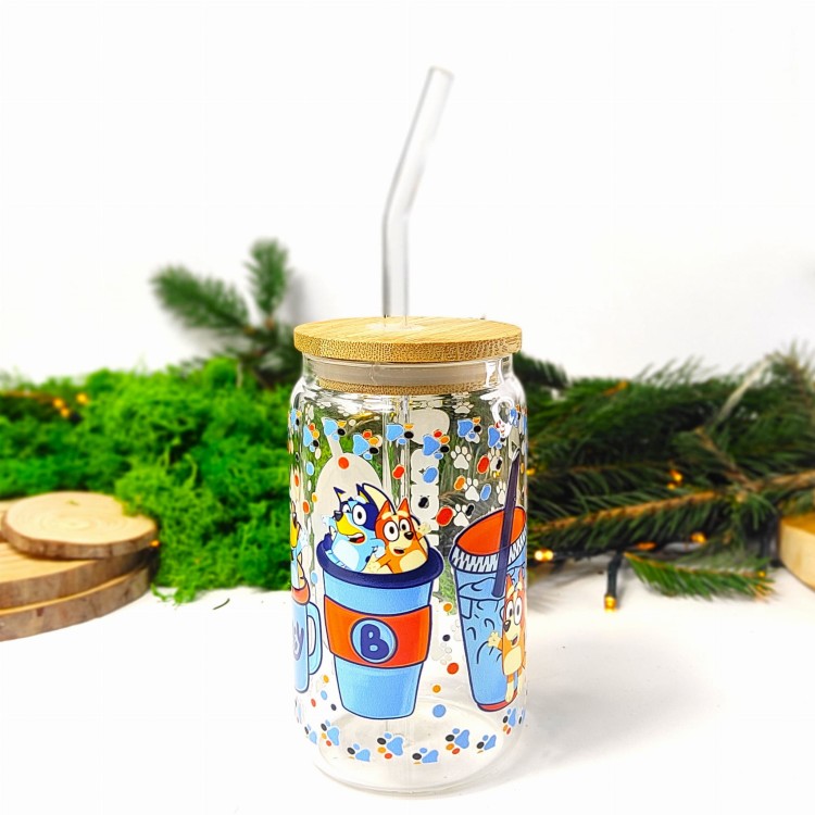 Szklany kubek 350 ml dla dziecka z bambusową pokrywką i słomką - bluey kojarzony z Starbucks - pocichutku.pl