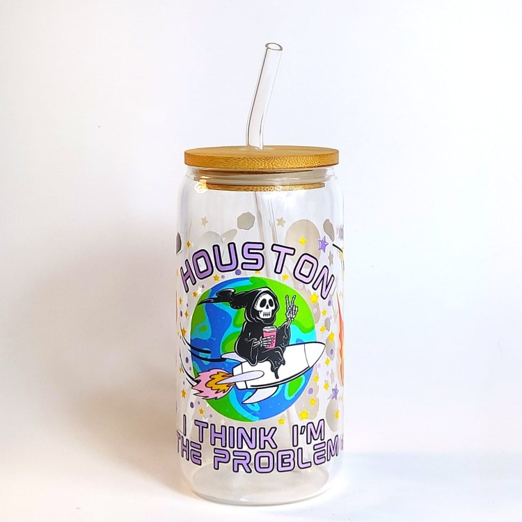 Szklany kubek 550 ml z bambusową pokrywką i słomką - Houston! I think i'm the problem! - pocichutku.pl
