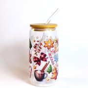 Świąteczny szklany kubek 550 ml z bambusową pokrywką i słomką - magia Świąt Bożego Narodzenia - pocichutku.pl