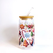 Świąteczny szklany kubek 550 ml z bambusową pokrywką i słomką - magia Świąt Bożego Narodzenia - pocichutku.pl