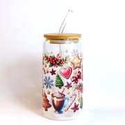 Świąteczny szklany kubek 550 ml z bambusową pokrywką i słomką - magia Świąt Bożego Narodzenia - pocichutku.pl