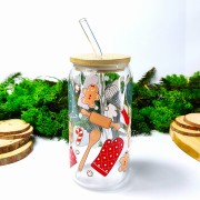 Szklany kubek 550 ml z bambusową pokrywką i słomką - upieczmy coś z akcesoriami do pieczenia rękawice kuchenne pierniczki trzepaczka zielono-czerwony - pocichutku.pl