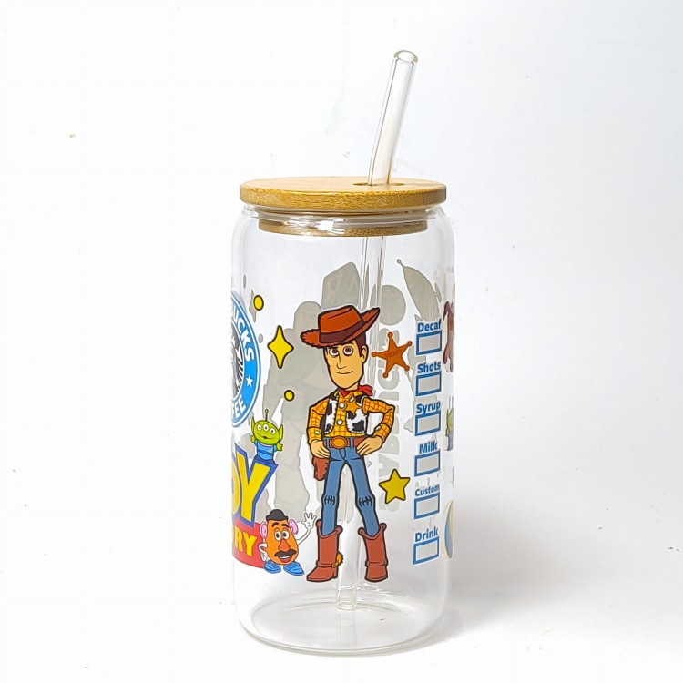 Szklany kubek 550 ml z bambusową pokrywką i słomką - Toy Story z postaciami z bajki i akcentami kubka rodem z kawiarni - pocichutku.pl