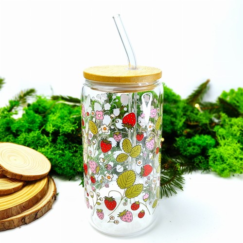 Szklany kubek 550 ml z pokrywką i słomką - poziomki różowe i czerwone z listkami - pocichutku.pl
