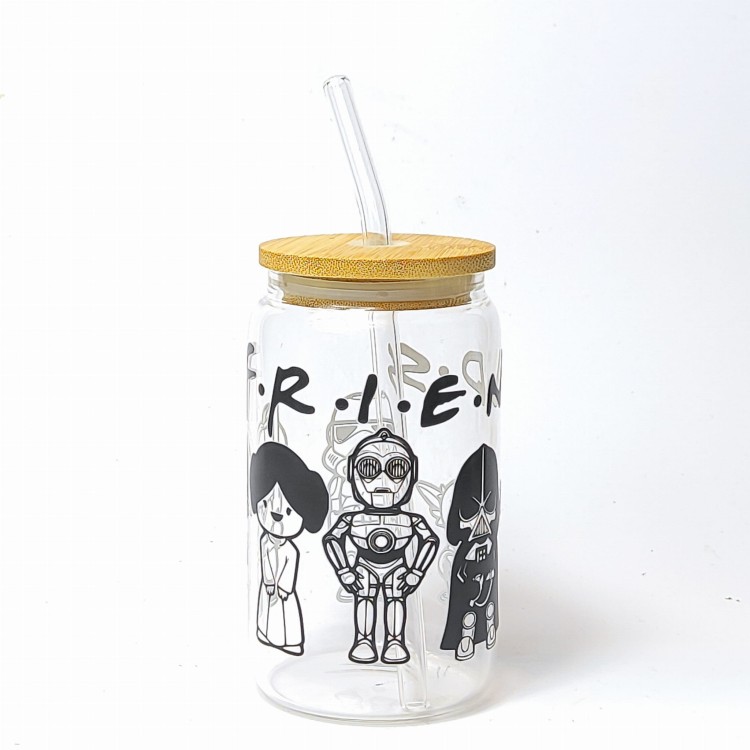 Szklany kubek 350 ml z bambusową pokrywką i słomką - postacie zarys inspirowane Star Wars z dopiskiem PRZYJACIELE - pocichutku.pl