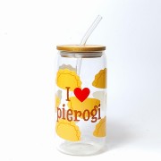 Szklany kubek 550 ml z pokrywką i słomką - kocham pierogi w ciemnej wersji, z serduszkiem - pocichutku.pl