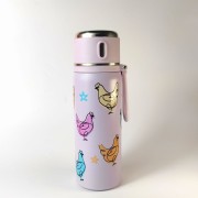 Termos 500 ml z sitkiem - kolorowe kury w jasnych radosnych kolorach - pocicutku.pl