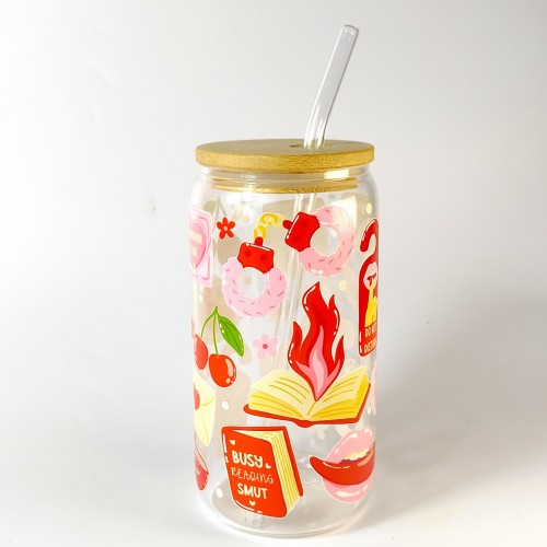 Szklany kubek 550 ml z rurką i pokrywką - pikantne historie - kubek dla miłośniczek romansów - pocichutku.pl