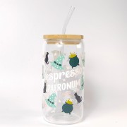 Szklany kubek 550 ml z szklaną rurką i pokrywką - espresso patronum w kolorze zielonym - pocichutku.pl