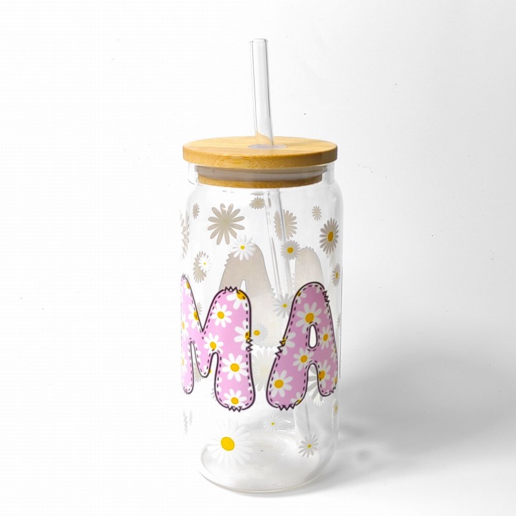 Szklany kubek 550 ml z rurką i pokrywką - różowy, pluszowy napis "mama" z stokrotkami na i wokół napisu - pocichutku.pl