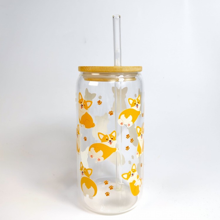 Szklanka 550 ml z bambusową pokrywką i słomką – motyw psów corgi z puszystymi pupciami – pocichutku.pl
