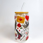 Szklany kubek 550 ml z szklaną rurką i pokrywką -z piekła rodem, nawiązujący do książek z motywem romansów nadprzyrodzonych - pocichutku.pl
