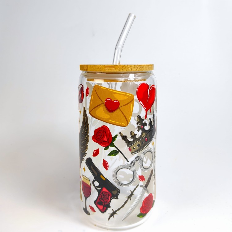 Szklany kubek 550 ml z szklaną rurką i pokrywką -z piekła rodem, nawiązujący do książek z motywem romansów nadprzyrodzonych - pocichutku.pl