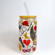 Szklany kubek 550 ml z szklaną rurką i pokrywką -z piekła rodem, nawiązujący do książek z motywem romansów nadprzyrodzonych - pocichutku.pl