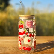 Szklany kubek 550 ml z rurką i pokrywką - pikantne historie - kubek dla miłośniczek romansów - pocichutku.pl