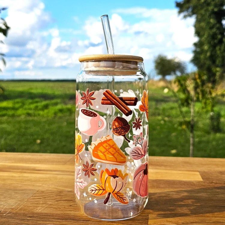 Szklany kubek 550  ml z pokrywką i słomką - cozy fall w kolorach różu, brązu i pomarańczy - pocichutku.pl