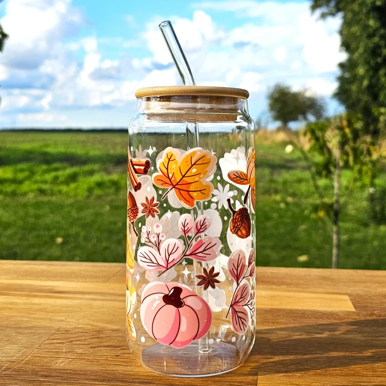 Szklany kubek 550  ml z pokrywką i słomką - cozy fall w kolorach różu, brązu i pomarańczy - pocichutku.pl